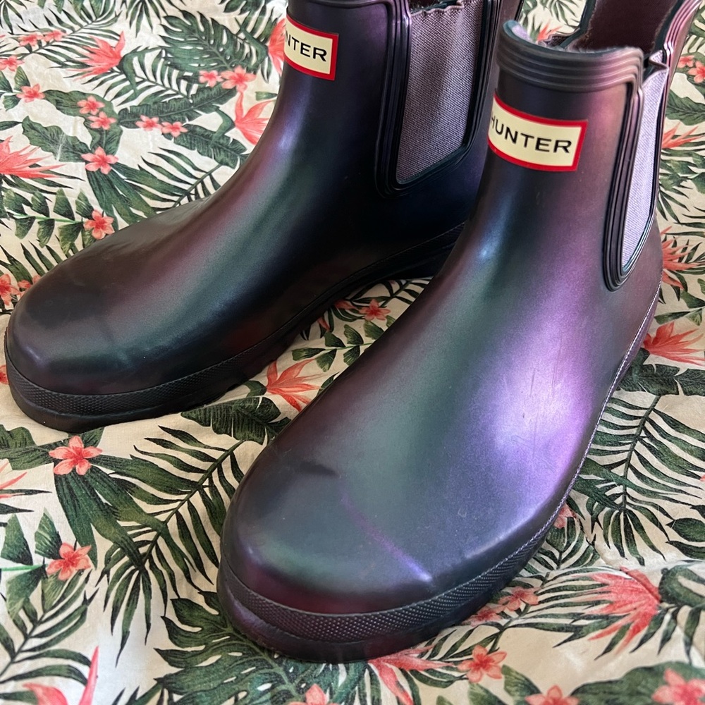 Hunter Iridescent Purple-Green Chelsea Rain Booties